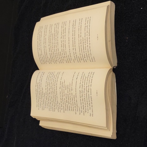 VERY USED NEW MOON PAPERBACK BOOK 2ND BOOK IN TWILIGHT SERIES HAS WEAR - Picture 10 of 15